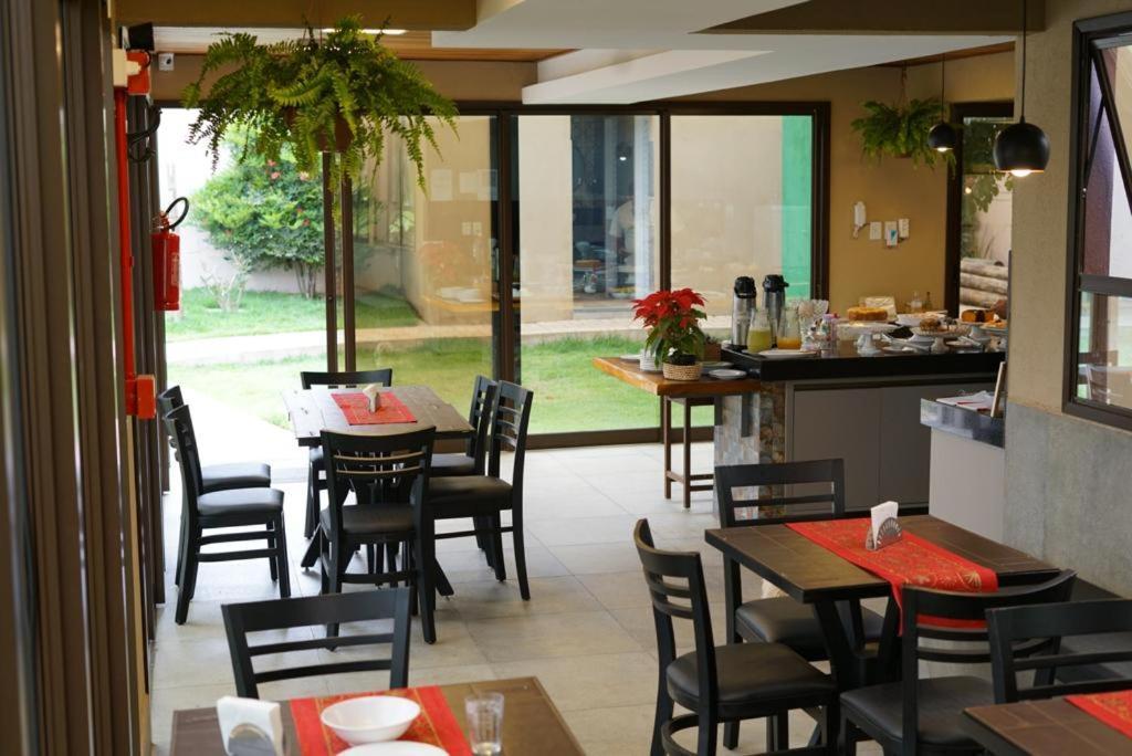 Hotel Pousada Marra Catalão Esterno foto