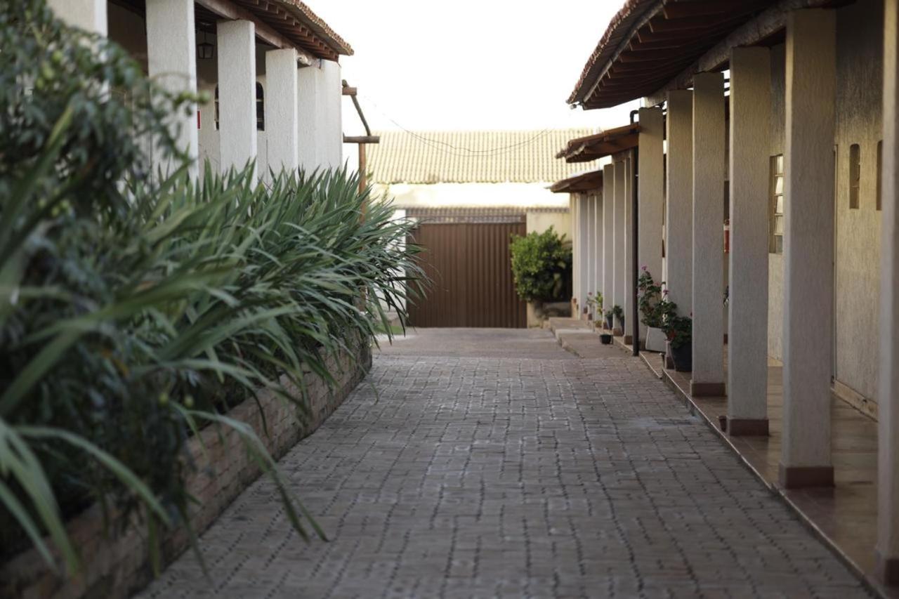 Hotel Pousada Marra Catalão Esterno foto